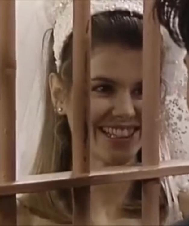  years ago Uncle Jesse was bailed out of jail by Aunt Becky now its time to return the favor