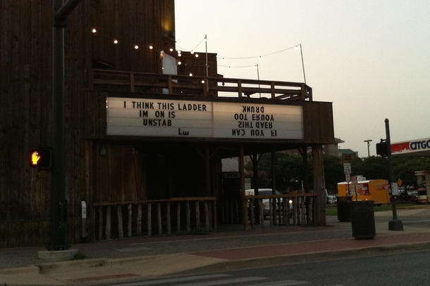 A bar in Texas also had the same funny sign