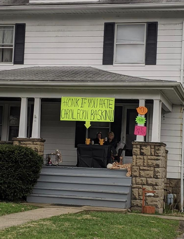 A house in my hometown is making good use of their quarantine time