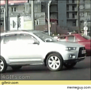 A man save a kitty