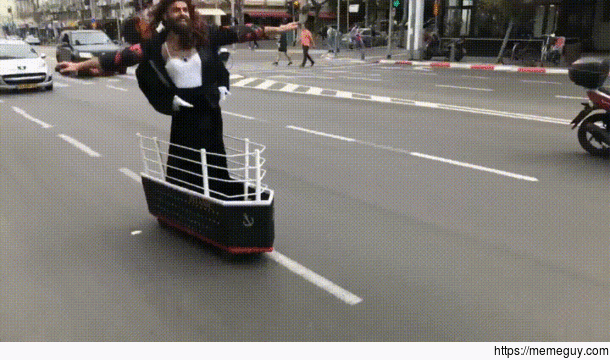 A million Oscars to this cosplay