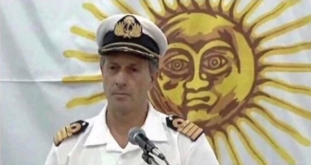 Am I high or is the sun giving this guy a soldier rub
