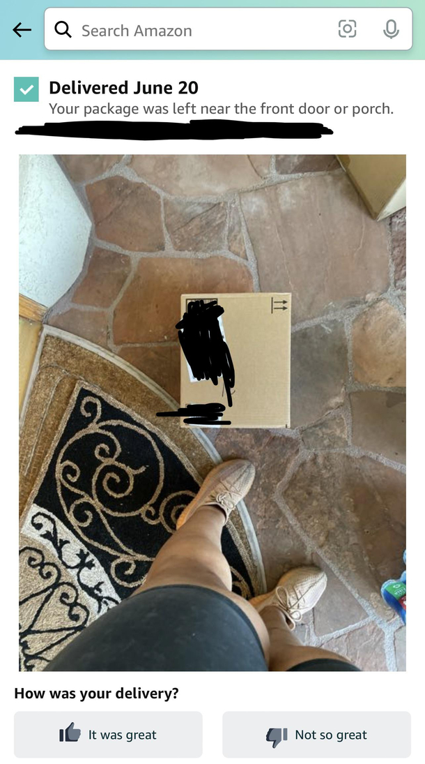 Amazon delivery driver just had to flex their yeezys