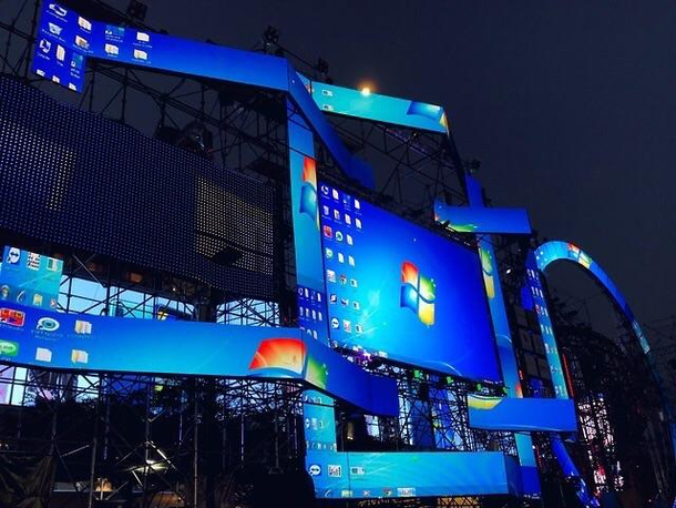 An ordinary building with windows