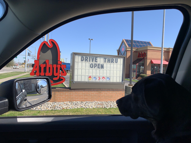 Arbys using emojis to say their fish is better than McDonalds