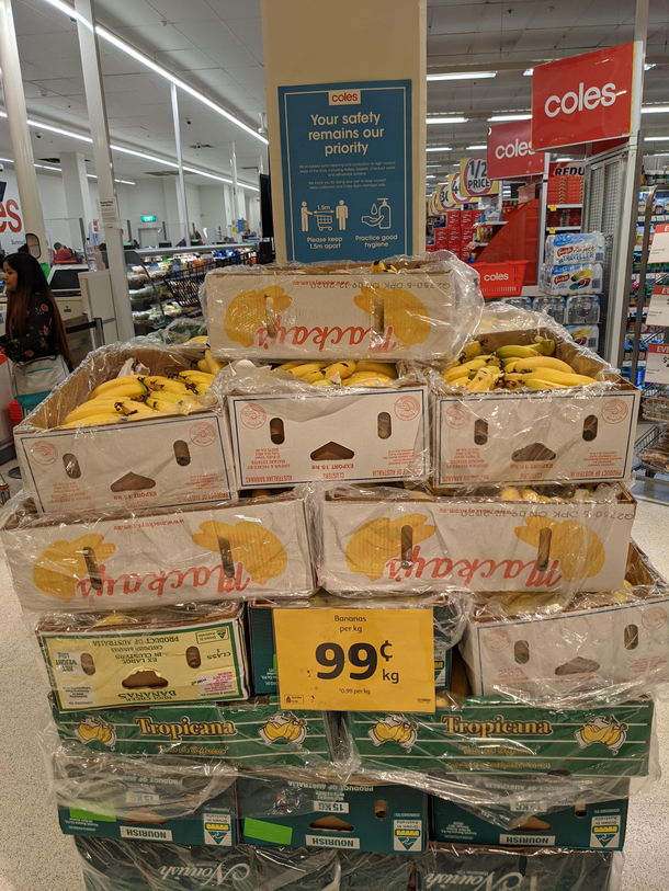 Banana prices so good even the boxes dont believe it