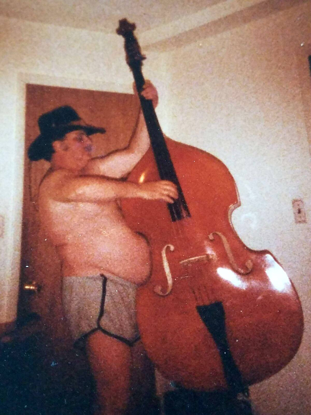 Best way to hold a stand up bass
