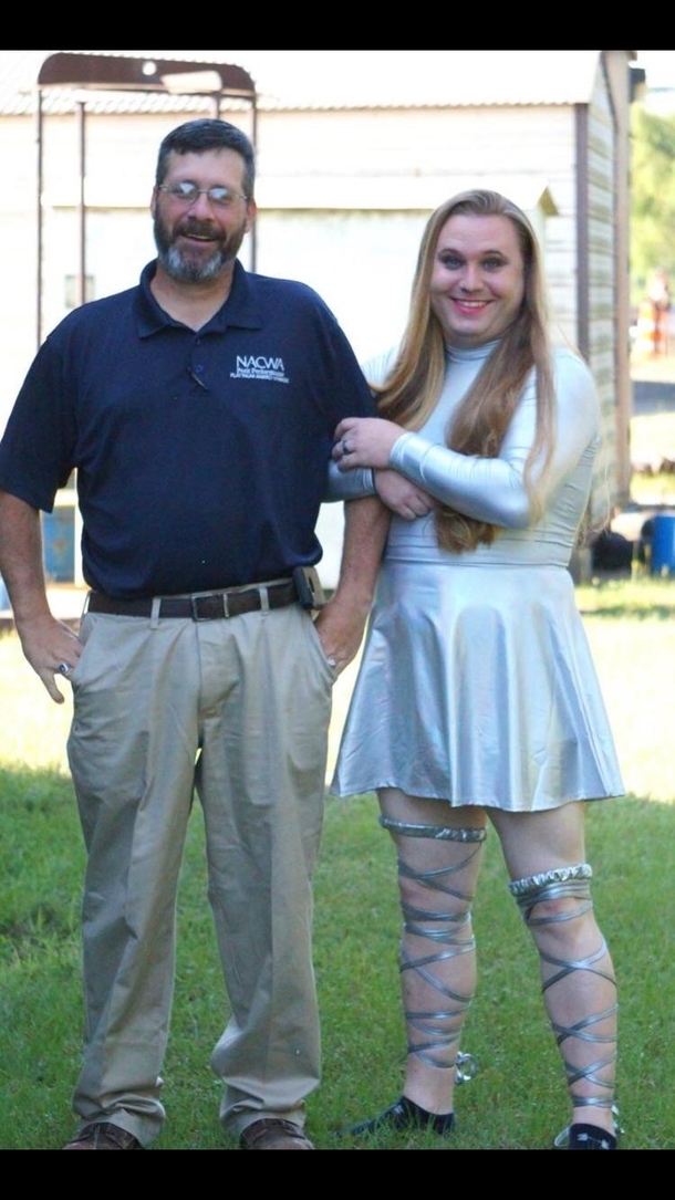 Boss and coworker made a weight loss bet - loser had to cross dress That is his real hair though