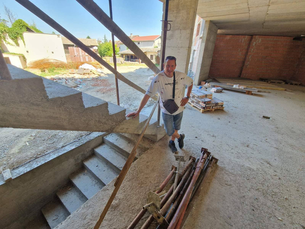Boss says build stairs I build stairs