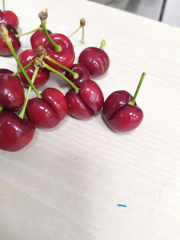 cherries are thicc af