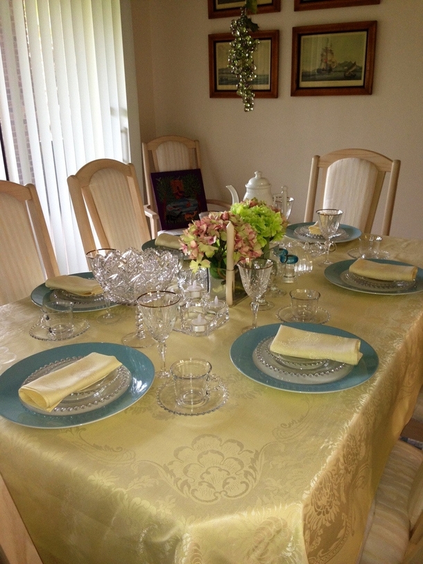 Come over for a quick lunch before work nothing fancy ohh grandma