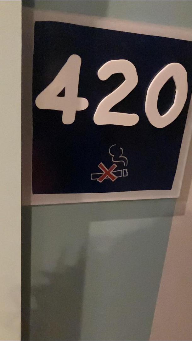 contradictory hotel room