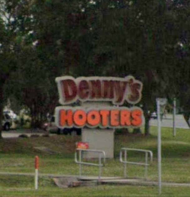 Dennys Hooters