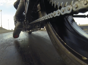 Drag bike chain during acceleration