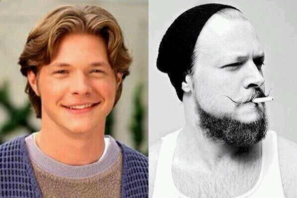 Dunno about Salem but Harvey from Sabrina the Teenage Witch went full hipster