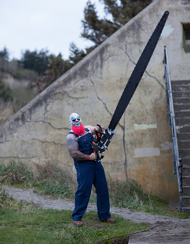 Even chainsaw killers respect social distancing