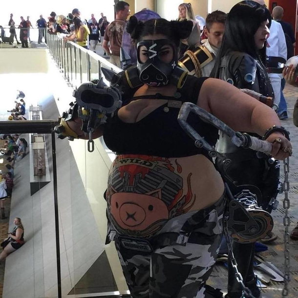 Female Roadhog Cosplay