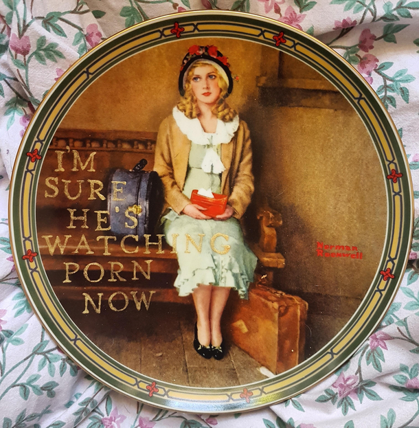 for a year now Im giving new life to nd hand wall plates and transforming them in to Very Ugly Plates and this beauty is one of them