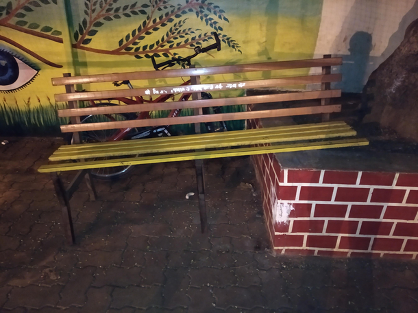 Found a glitch in this otherwise photorealistic video game