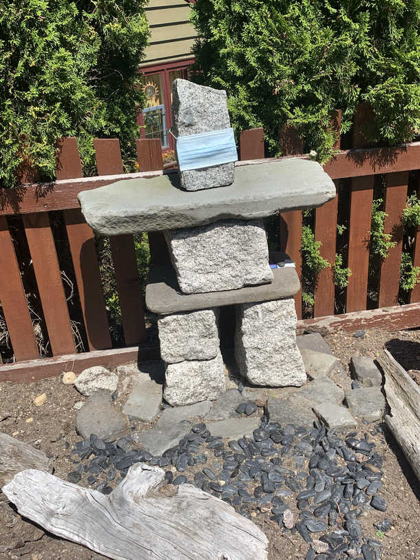 Found an inukshuk being considerate of others