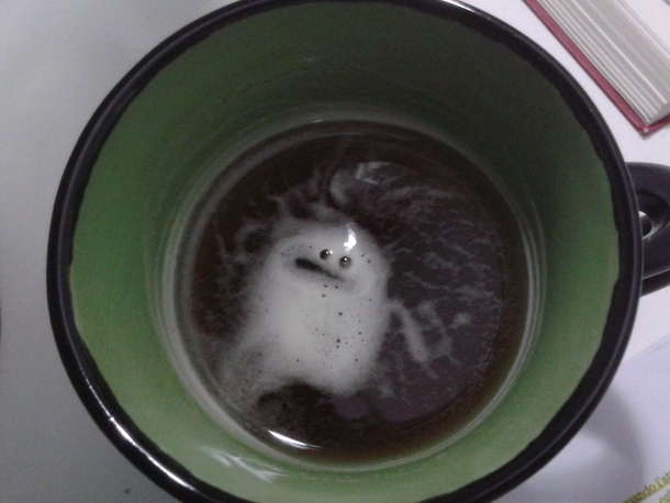 Found this lil ghost earlier today in my mug
