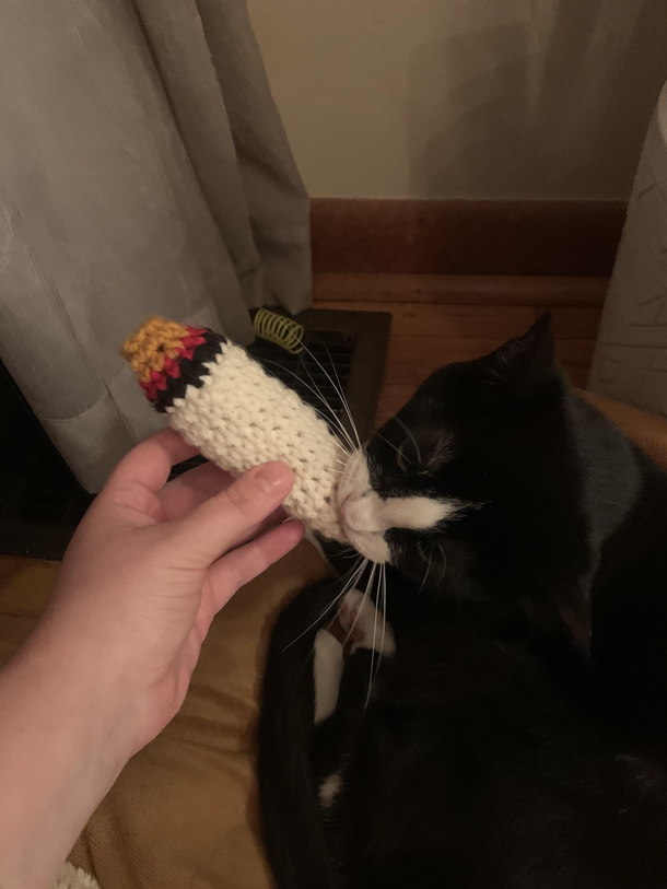 Friend made a crochet doobie with catnip