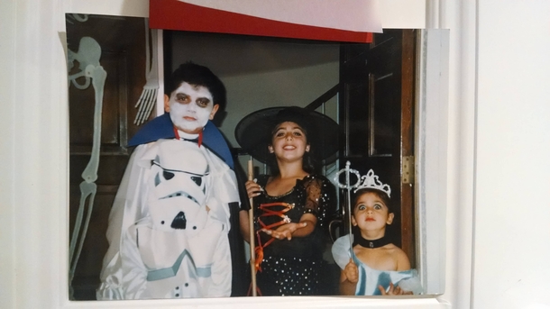 Friend showed me a Halloween photo of his brother and his two sisters Took me a while to realize he was in the photo too