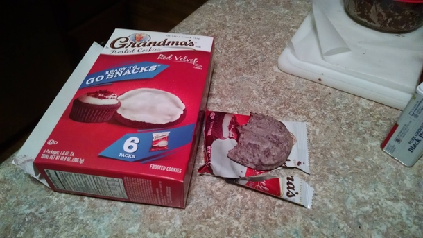 frosted cookies tasted about as good as it looks on the box