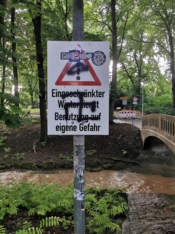 German Nazis failing to make a swastika
