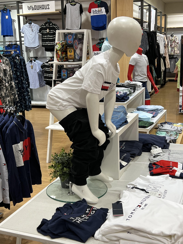 Getting a bit too real with these mannequin poses