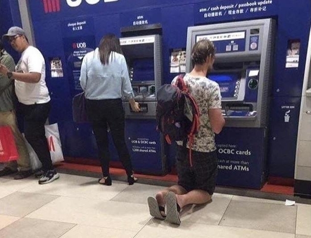 Gullivers travelling to Singapore