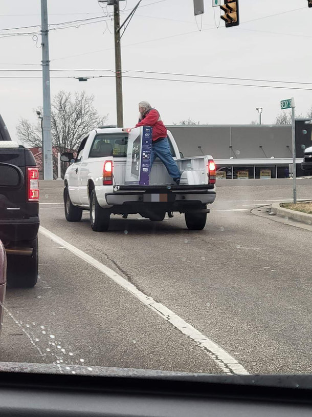 He shoulda spent his tax check on fixing his tailgate