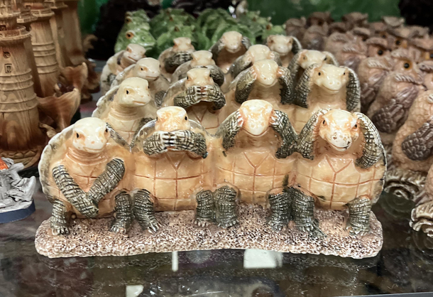 Hear no evil see no evil speak no evil and