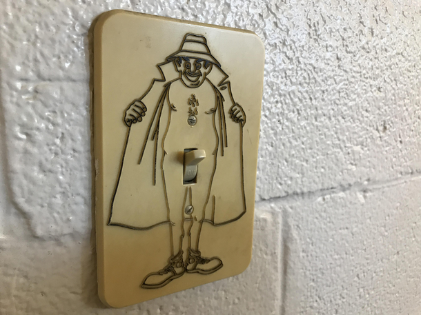 Hey babe can you turn the lights off in there for me