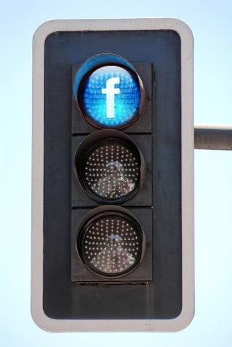 How my girlfriend sees a stop light