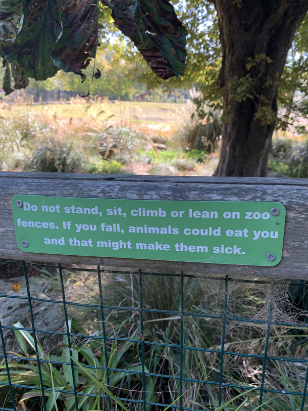 I also found a funny sign at the zoo Dublin