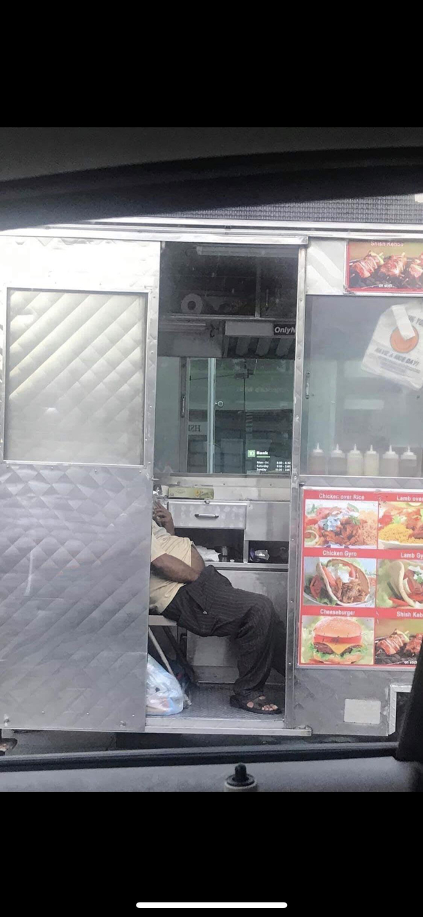 I always wondered how they made the white sauce