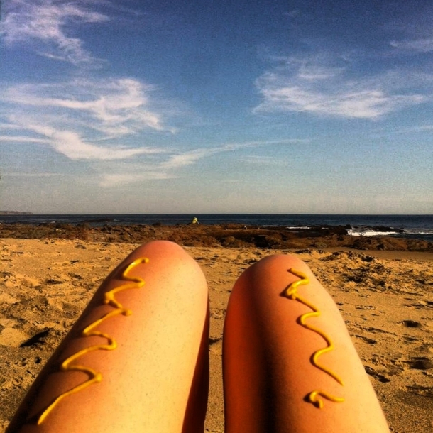 I asked my GF if I could put mustard on her legs I couldnt resist