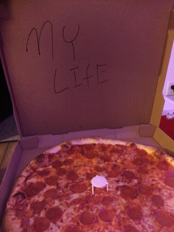 I asked the pizza place to write a joke on the side of the box