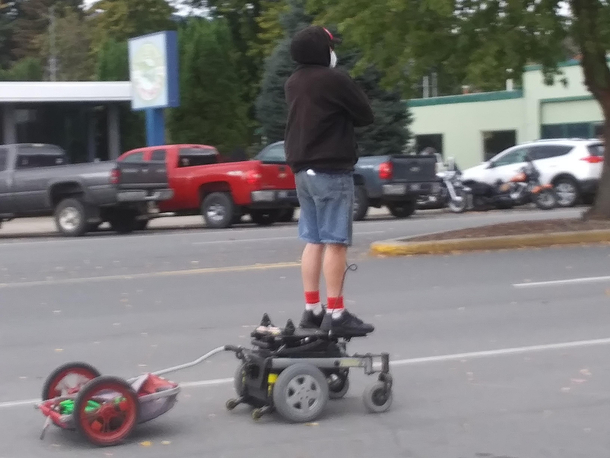 I saw this outside of a pizza store What is this and where can I get one