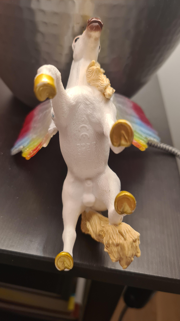 I see your well hung giraffe with my daughters unicorn