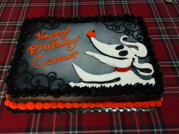 I told my parents I had ZERO idea for what I wanted on my birthday cake this is what I got
