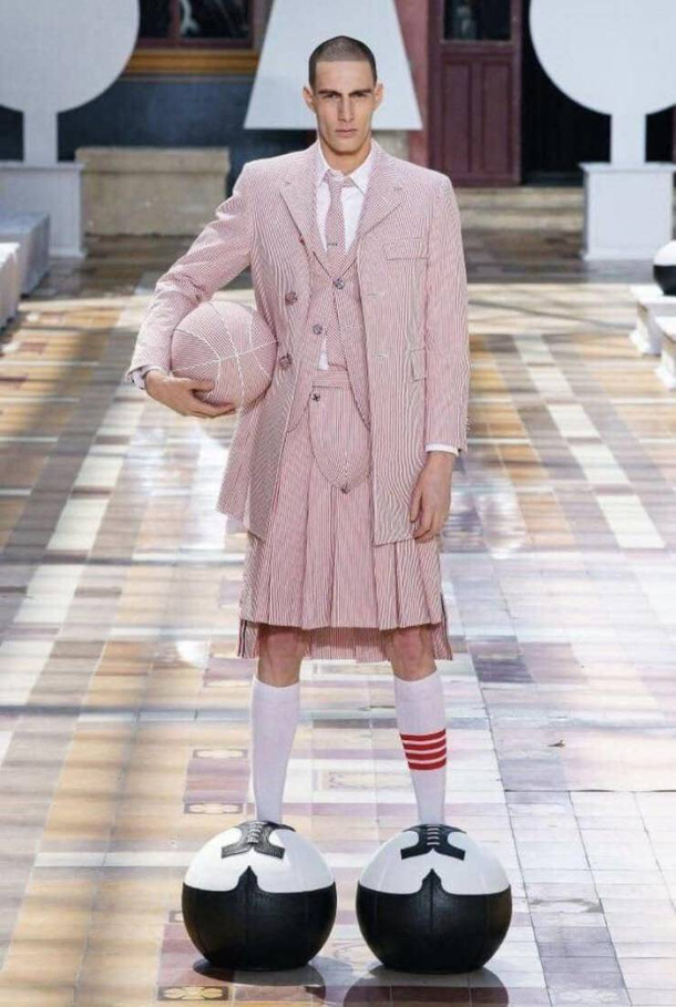 I told you not to be a fashion model But did you listen to me NoooOOOooo