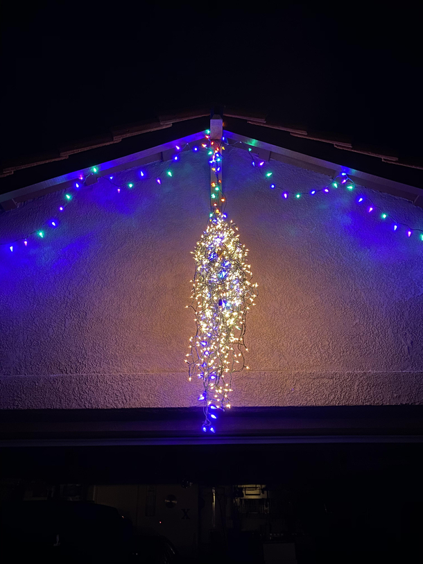 I used to get angry about half dead strings of Christmas lights but no more Ladies and Gentlemen may I introduce to you the Clump