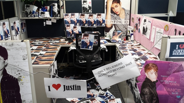 I went on vacation Came back to my cube looking like this Im a male in my thirties