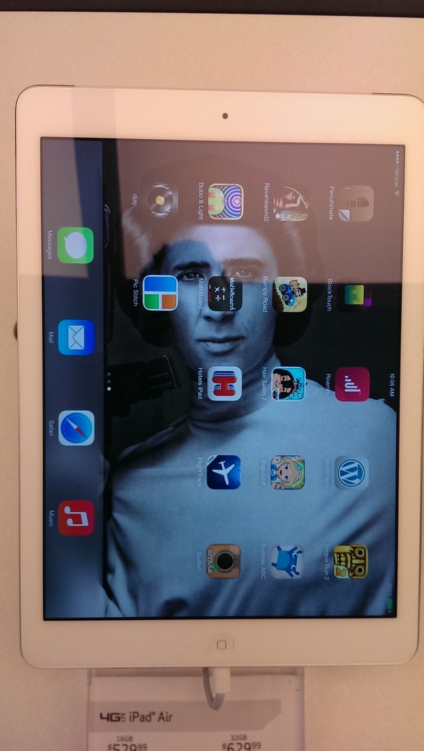 I work in a Verizon store and this was our demo iPad this morning