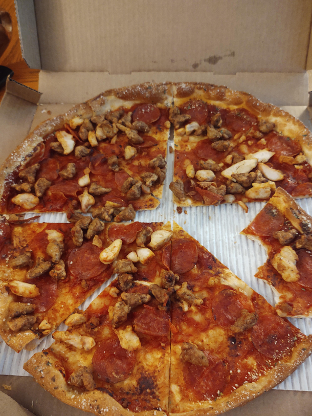 If  couldnt get any worse Ive somehow ordered a pizza without cheese I feel sorry for anyone who cant have dairy What a sad pizza day