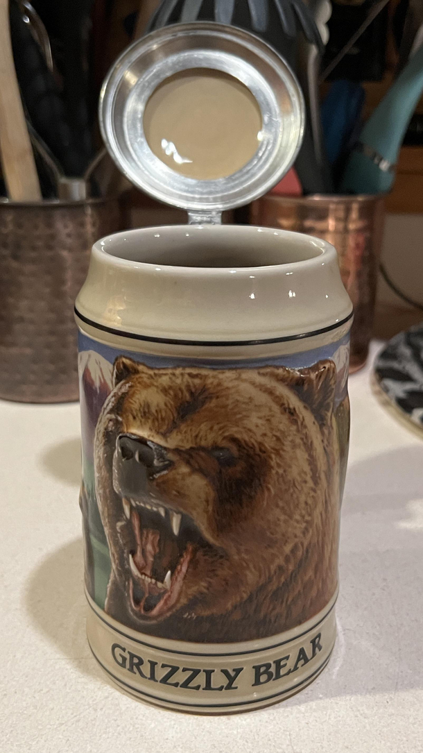 Im enjoying bear-on-stein beers tonight