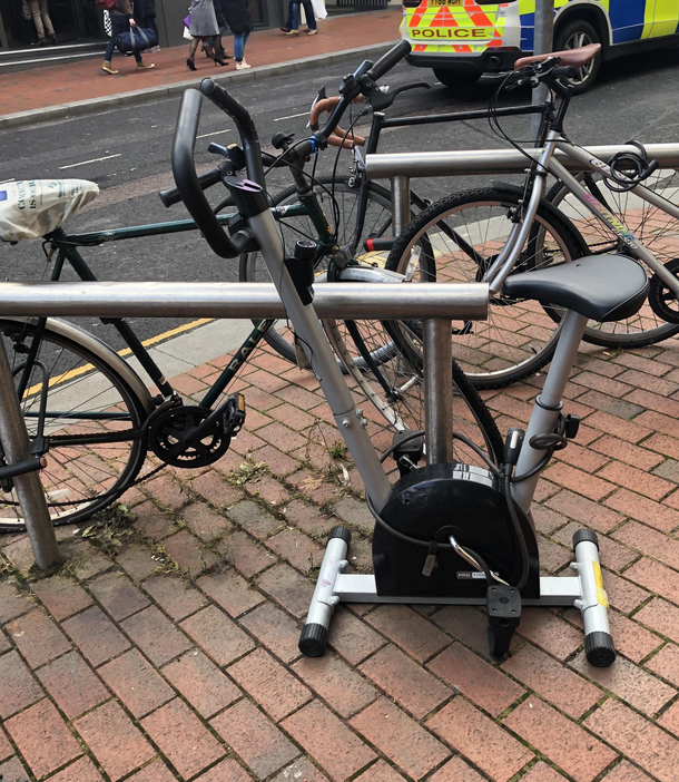 Im just going to lock up my bike here