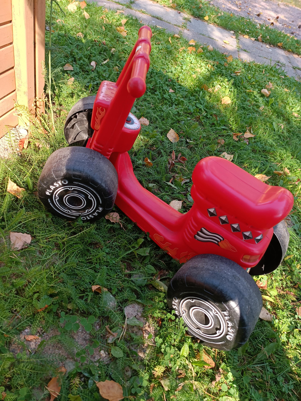 Im only  years old and I just bought my dream car what are you doing with your life